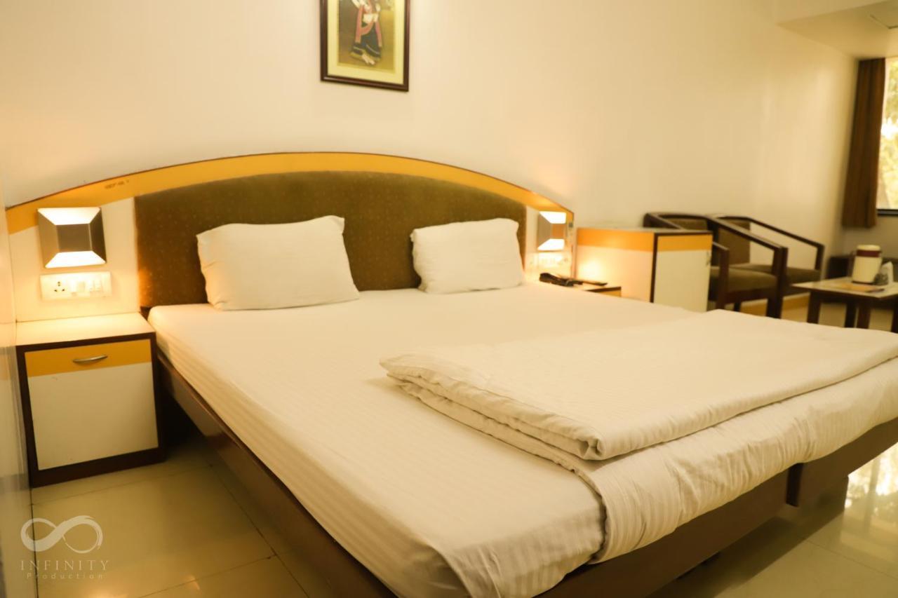 บลู ไดมอนด์ เดอะ โฮเต็ล Hotel Korba ภายนอก รูปภาพ