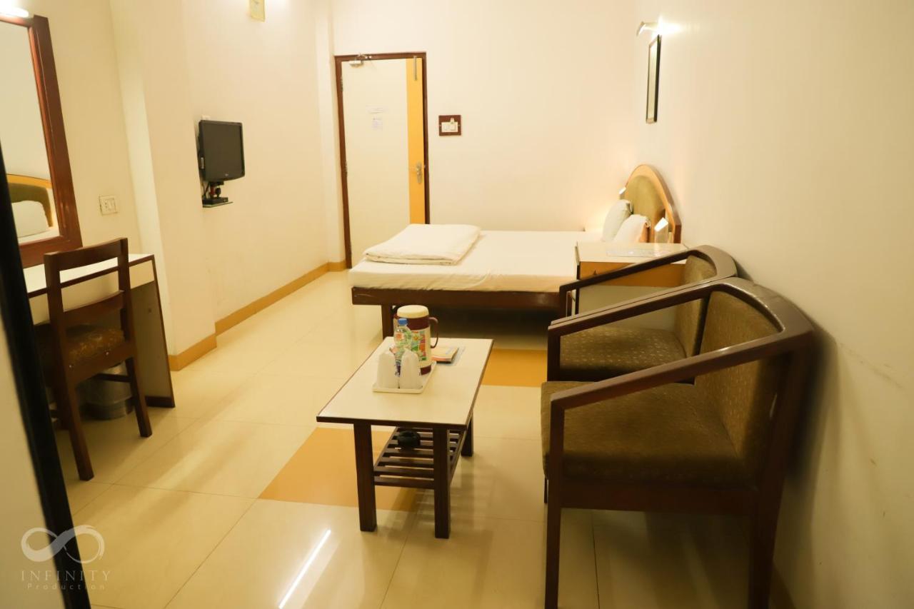 บลู ไดมอนด์ เดอะ โฮเต็ล Hotel Korba ภายนอก รูปภาพ